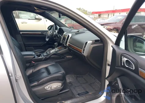 2013 Porsche Cayenne Hybrid S z USA, uszkodzony, nr VIN WP1AE2A29DLA15374